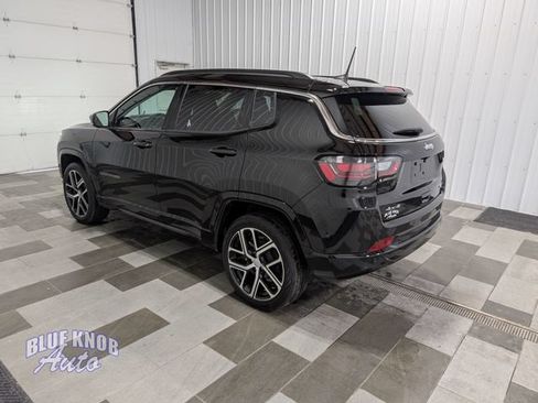 Used 2024 Jeep Compass Limited w/ Elite Group AWD/4WD image 2