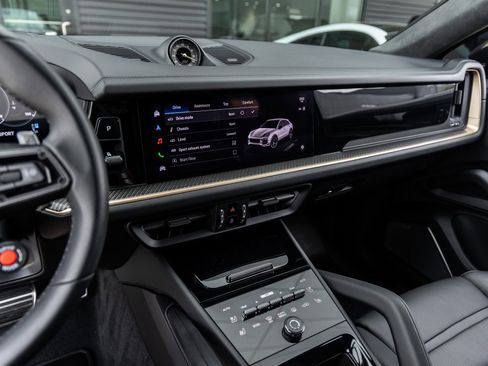 Certified 2024 Porsche Cayenne Turbo GT image 40