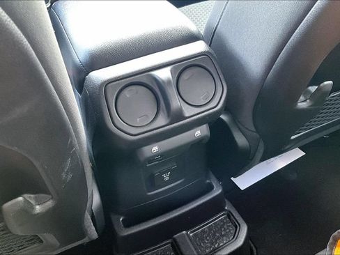 Used 2024 Jeep Wrangler Unlimited Rubicon 4xe AWD/4WD image 32