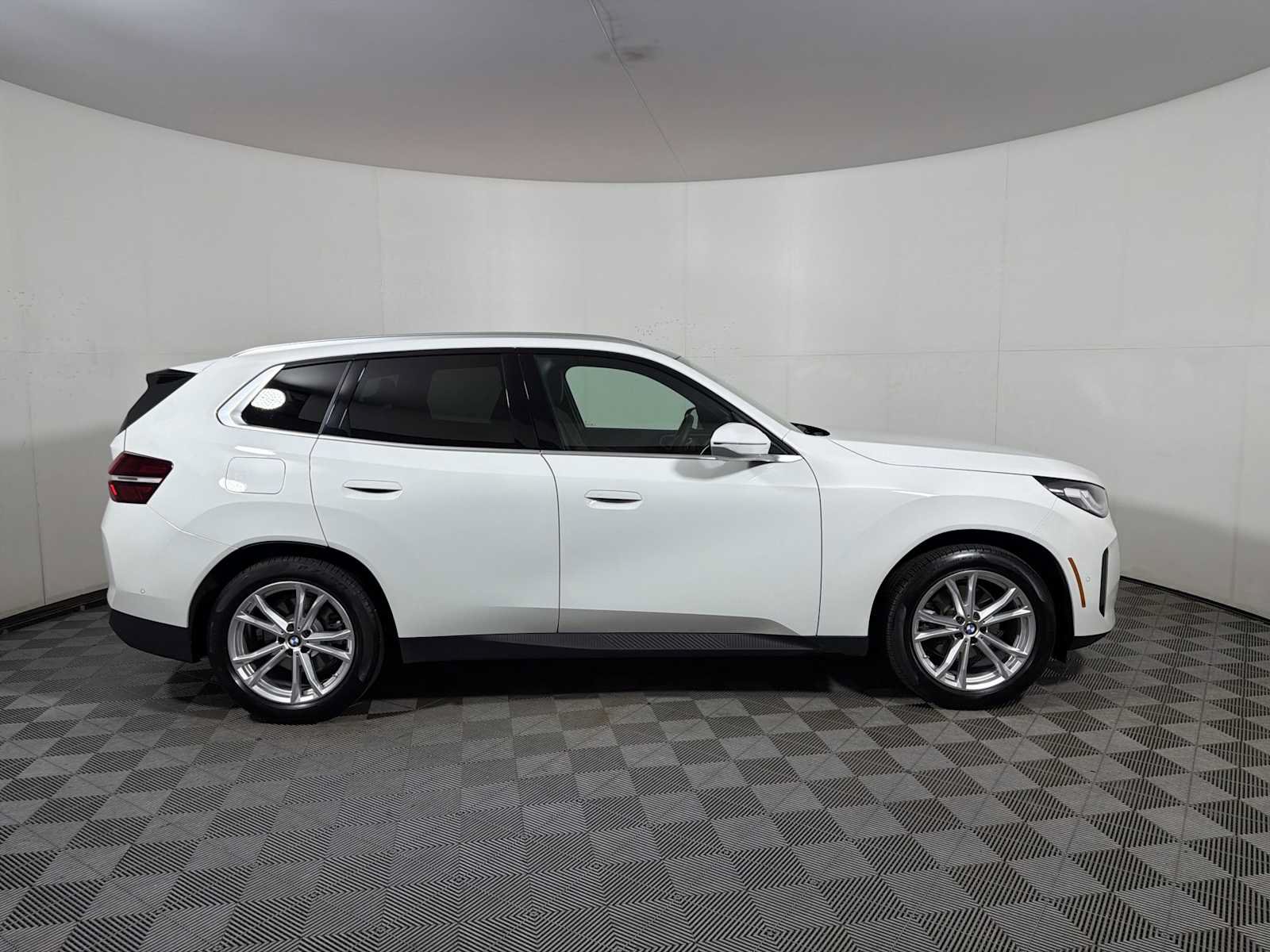Used 2025 BMW X3 xDrive30i w/ Convenience Package AWD/4WD image 7