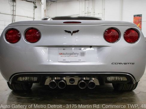 Used 2009 Chevrolet Corvette Coupe w/ Preferred Equipment Group RWD image 7