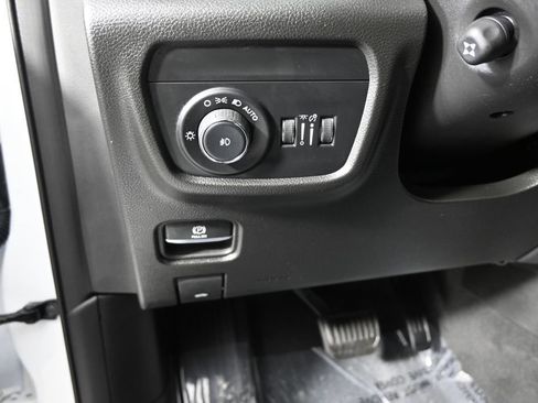 Used 2023 Jeep Grand Cherokee L Limited w/ Luxury Tech Group II AWD/4WD image 25