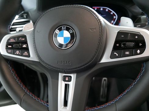 Used 2024 BMW X4 M40i AWD/4WD image 25