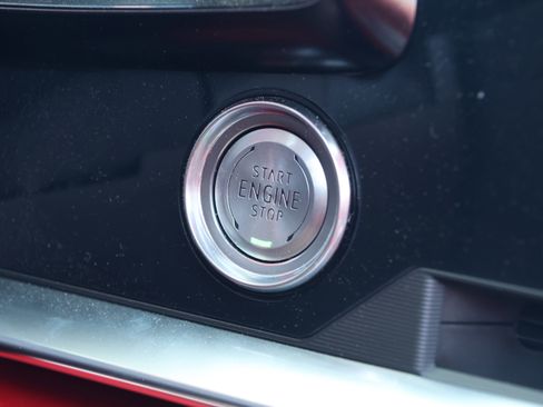 Used 2023 Chevrolet Corvette Stingray Premium Conv w/ Z51 Performance Package image 23