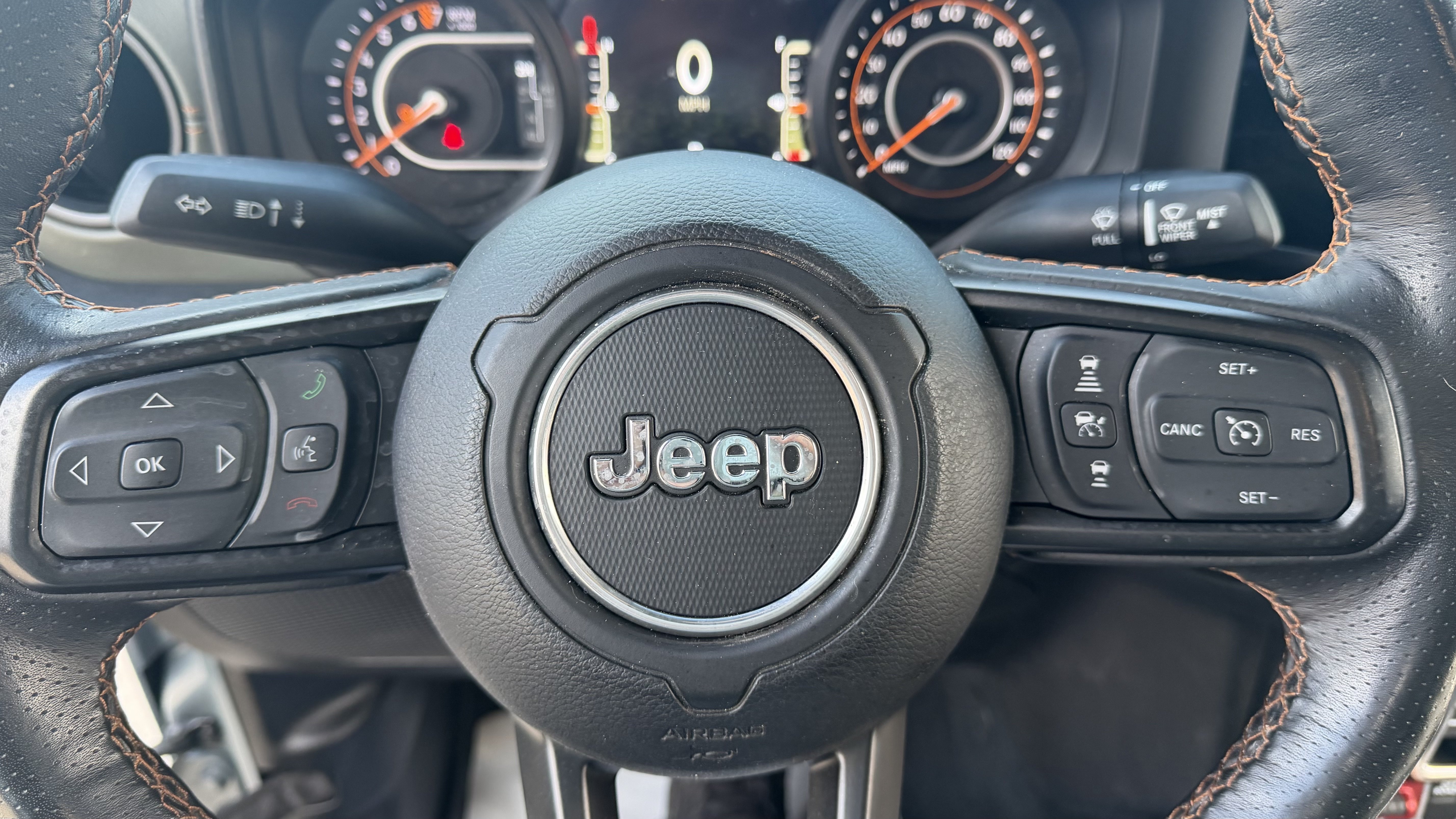 Used 2024 Jeep Gladiator Mojave AWD/4WD image 23