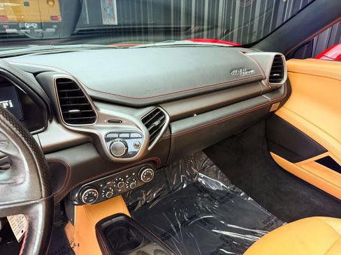 Used 2012 Ferrari 458 Spider RWD image 17