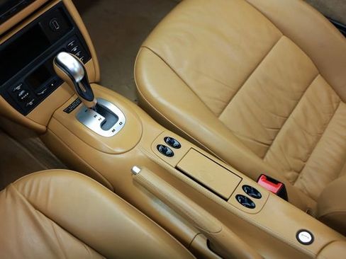 Used 2001 Porsche 911 Carrera 4 AWD/4WD image 44