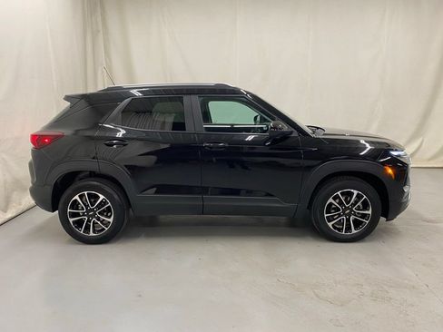 Used 2025 Chevrolet TrailBlazer LT AWD/4WD image 9