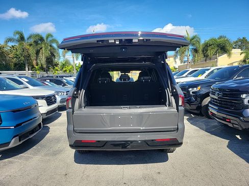 Used 2025 Lincoln Navigator Black Label image 17