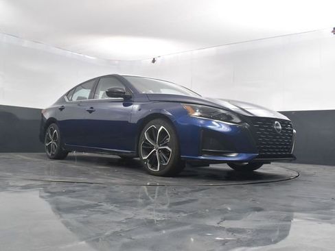 Used 2023 Nissan Altima 2.5 SR image 43