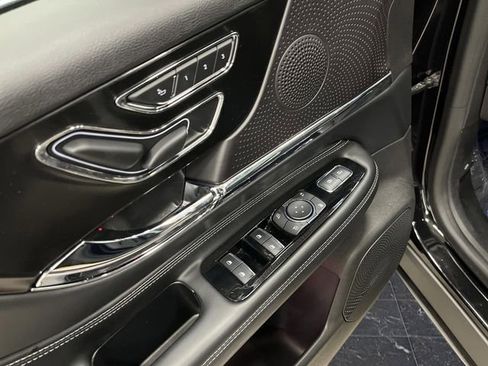 Used 2024 Lincoln Corsair Grand Touring w/ Rear Removable Package Tray image 29