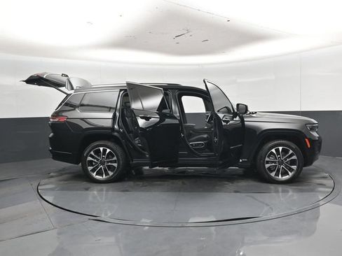 Used 2021 Jeep Grand Cherokee L Overland w/ Luxury Tech Group IV AWD/4WD image 60