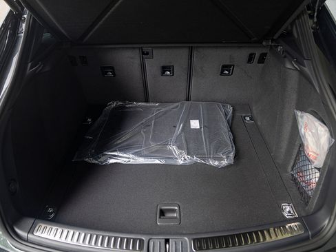 Used 2025 Porsche Macan Base image 20