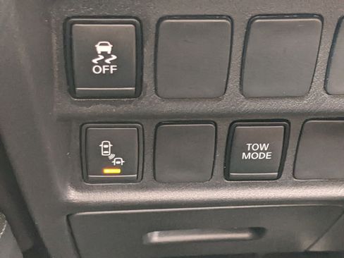 Used 2019 Nissan Pathfinder SV image 19