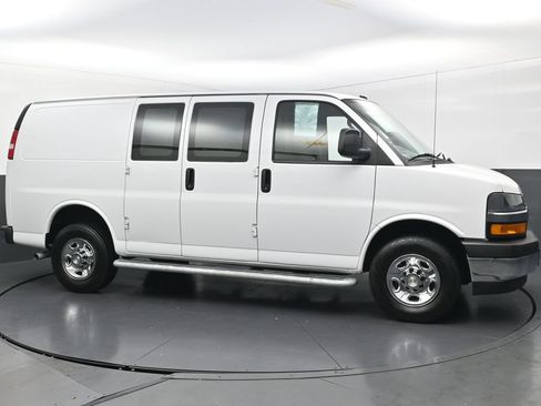 Used 2024 Chevrolet Express 2500 w/ Driver Convenience Package RWD image 6