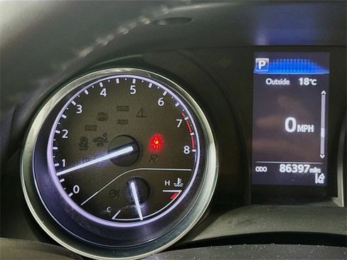 Used 2018 Toyota Camry SE image 19