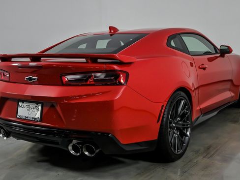 Used 2018 Chevrolet Camaro ZL1 RWD image 12