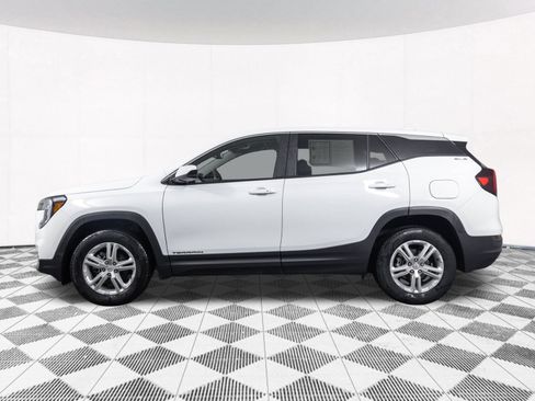 Used 2024 GMC Terrain SLE AWD/4WD image 12
