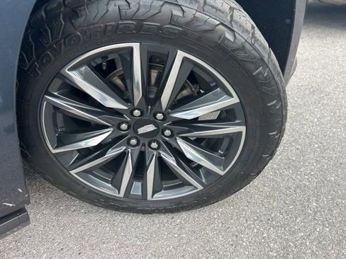 Used 2021 Cadillac Escalade Sport Platinum image 2