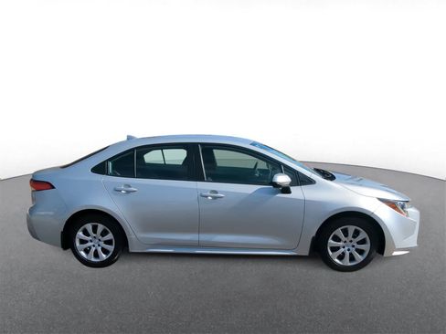 Used 2020 Toyota Corolla LE image 9