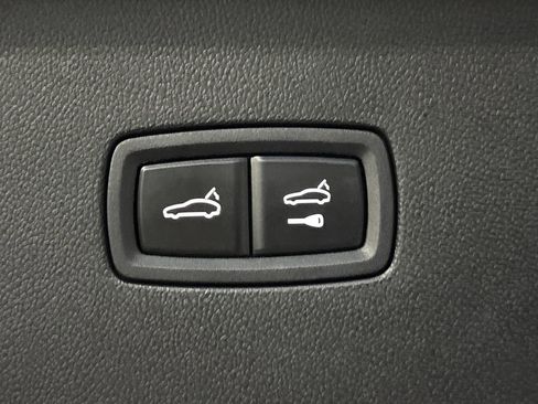 Used 2025 Porsche Cayenne E-Hybrid Coupe image 9