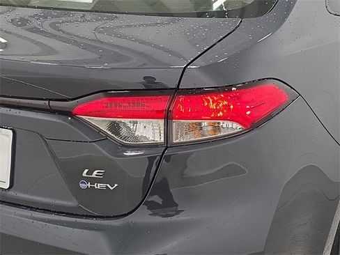Certified 2025 Toyota Corolla LE image 30