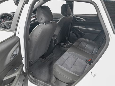 Used 2024 Chevrolet Trax RS image 28