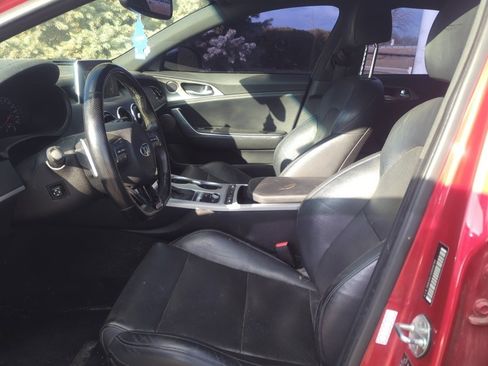 Used 2018 Kia Stinger GT1 image 9