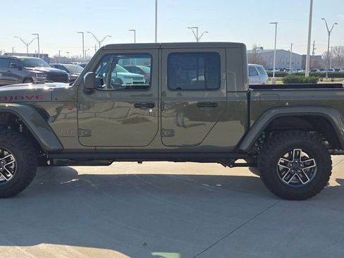 New 2026 Jeep Gladiator Mojave image 2