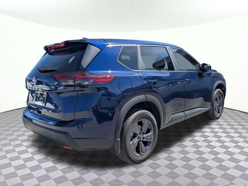 Used 2026 Nissan Rogue SV FWD image 3