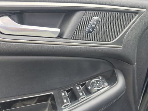 Used 2017 Ford Edge SEL w/ Equipment Group 201A AWD/4WD image 15
