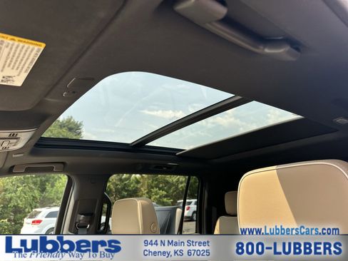 Used 2024 Chevrolet Suburban Premier w/ Premium Package 2 image 21