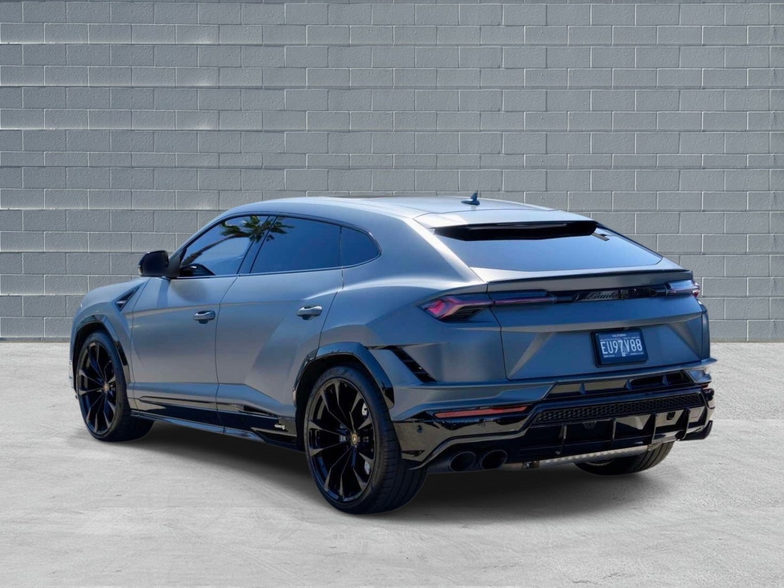 Used 2023 Lamborghini Urus S AWD/4WD image 3
