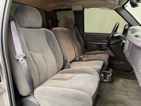 Used 2005 Chevrolet Silverado 1500 LS w/ Light Duty Power Package image 16