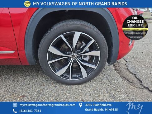 Used 2025 Volkswagen Atlas Cross Sport SEL Premium R-Line image 40