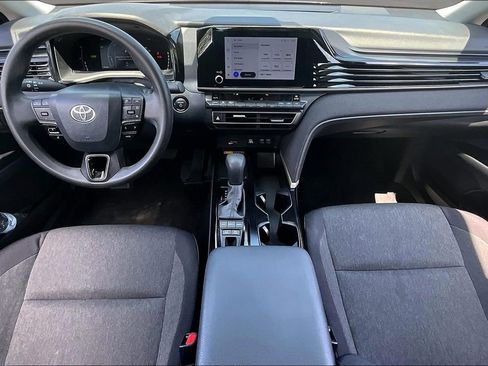 Used 2025 Toyota Camry SE FWD image 7