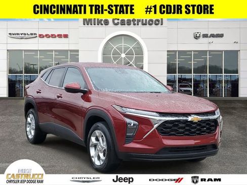 Used 2024 Chevrolet Trax LS w/ LS Convenience Package image 1