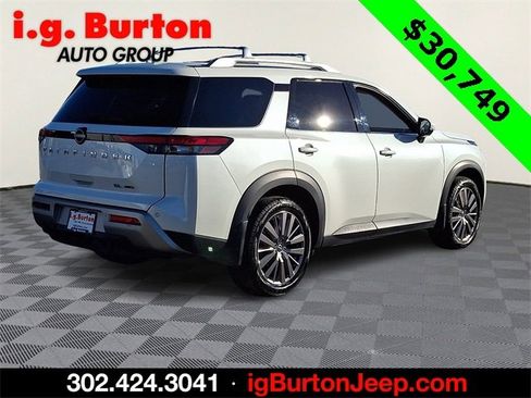 Used 2023 Nissan Pathfinder SL w/ SL Premium Package image 6