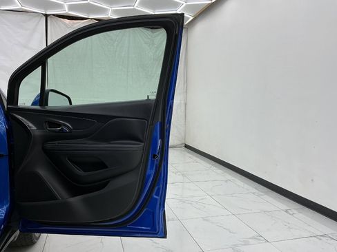 Used 2018 Buick Encore Essence FWD image 19