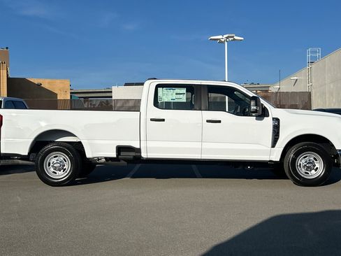 New 2026 Ford F250 XL w/ XL Chrome Package image 2