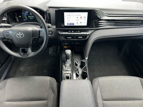 Used 2025 Toyota Camry LE FWD image 13