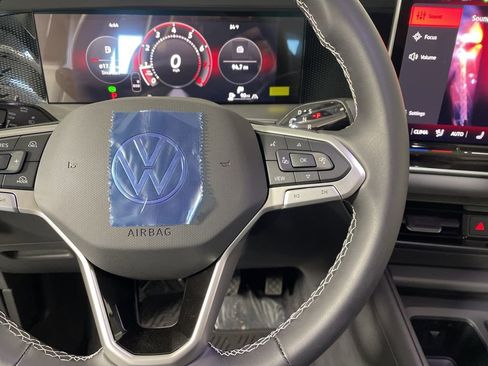 New 2026 Volkswagen Tiguan SE image 14