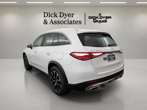 Used 2025 Mercedes-Benz GLC 350e 4MATIC image 5