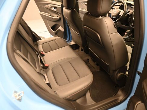 Used 2023 Chevrolet TrailBlazer RS w/ Sun and Liftgate Package FWD image 19