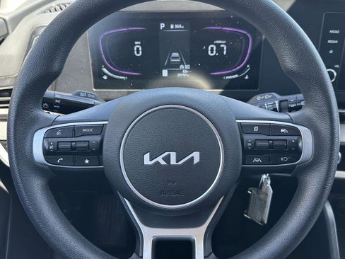 Used 2025 Kia Sportage LX image 24