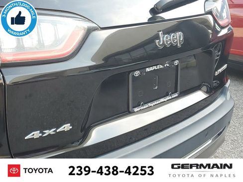 Used 2019 Jeep Cherokee Limited image 17