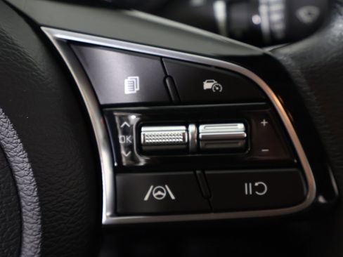 Used 2023 Kia Forte LXS image 37