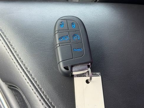 Used 2015 Dodge Challenger R/T Scat Pack w/ Leather Interior Group RWD image 18