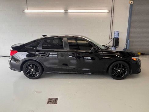 Used 2023 Honda Civic Sport image 7