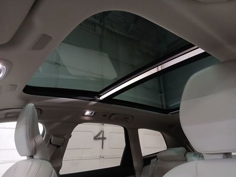 Used 2021 Volvo XC60 T5 Inscription w/ Advanced Package image 11